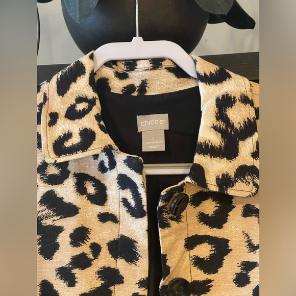 Chicos Size 1 Animal Print Women's Jacket. Gently Used in Excellent Condition. - Picture 2 of 4